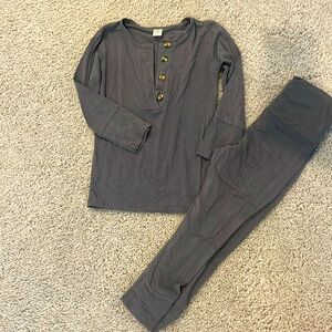 Lou Lou & company 2t top and bottoms set in gray VGUC